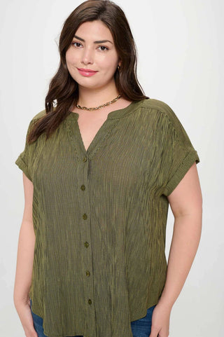 Effortlessly stylish and endlessly wearable, this olive pinstripe woven top is the perfect piece to carry you from summer into fall. The relaxed silhouette, button-down front, and curved hem make it as easy to dress up as it is to throw on with your favorite jeans.